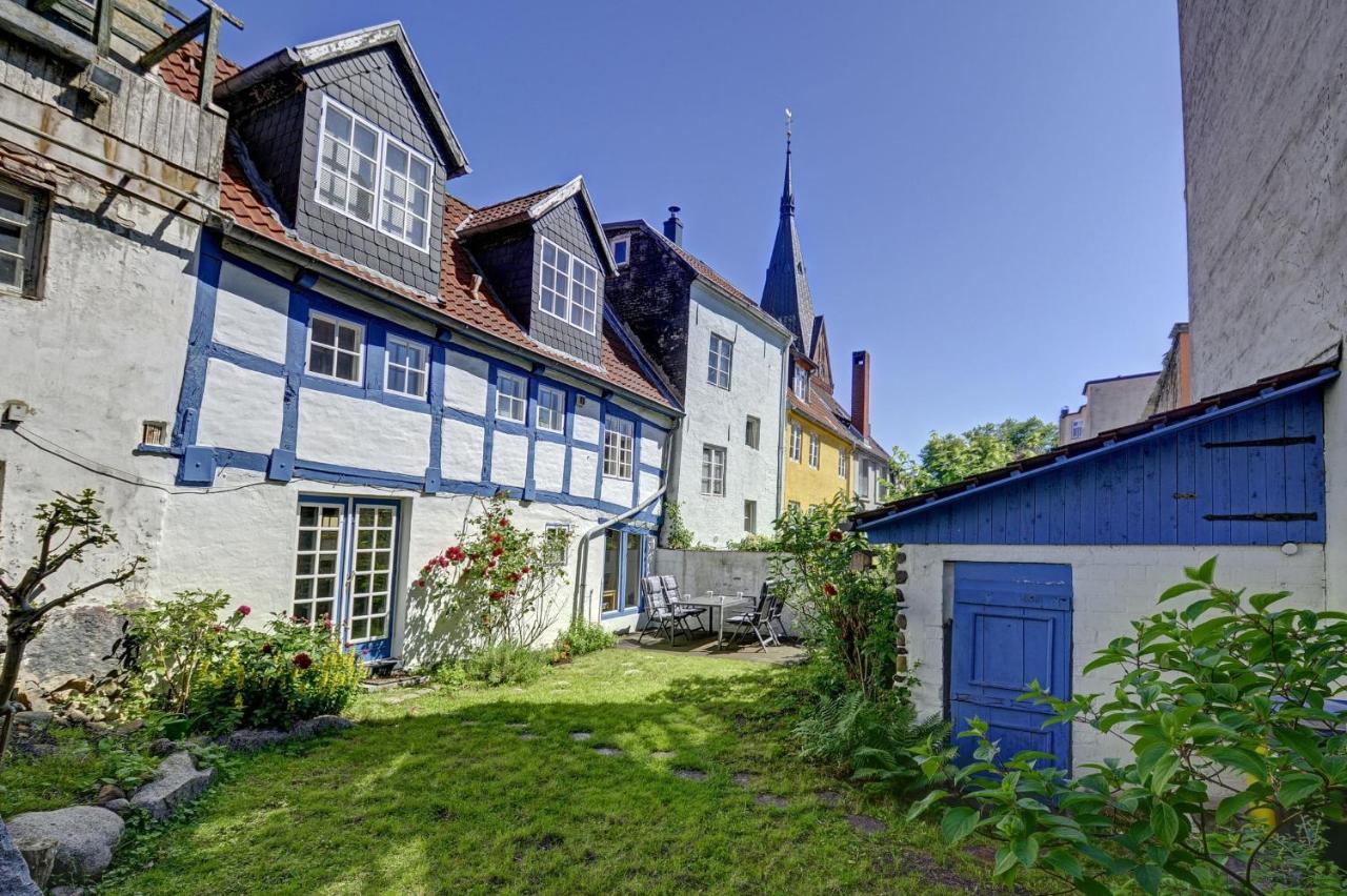פלאנסבורג Fewo1846 - Villa Windschief - Uriges Fachwerkhaus Auf 3 Ebenen Mit Garten Im Stadtzentrum מראה חיצוני תמונה